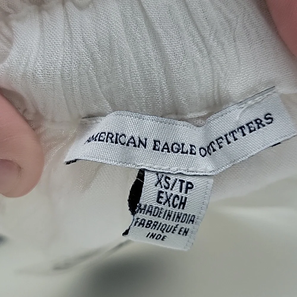 American Eagle Outfitters XS Embroidered Off Shoulders Top NWT - Picture 8 of 10